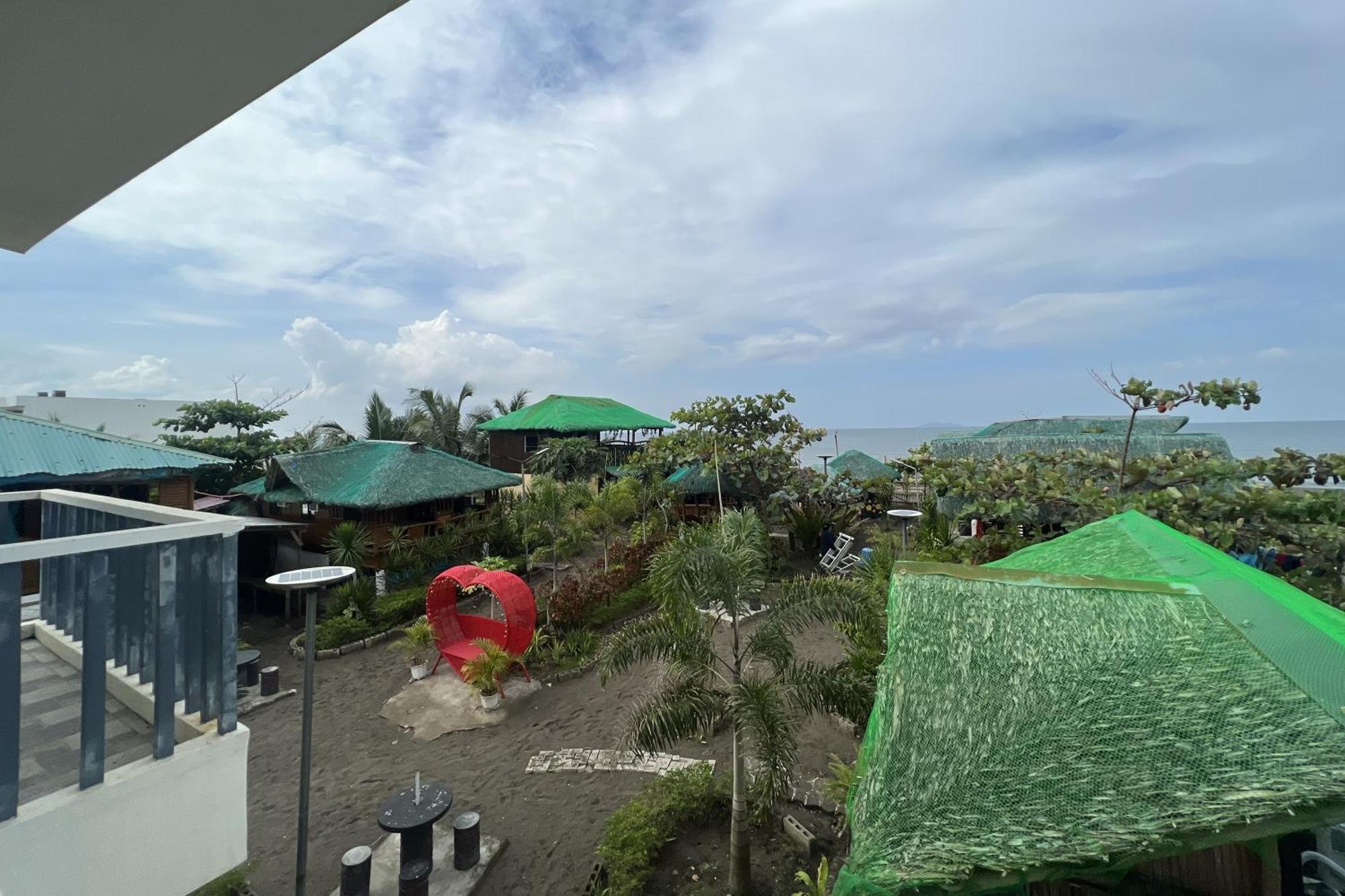 Lover'S Point Beach Front Resort Lian Exterior photo